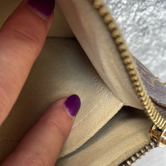 Authentic Louis Vuitton Milla - Picture 12 of 13